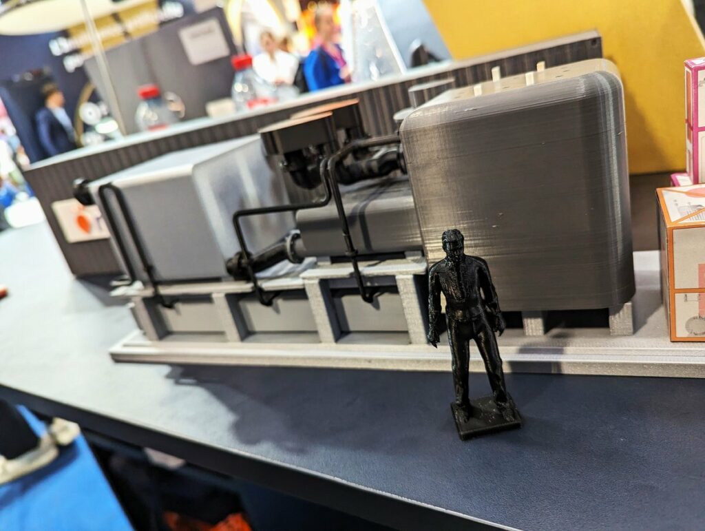 Maquette du mini-réacteur nucléaire de Naarea