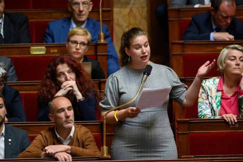 « La logique veut que tous les opposants votent la motion de censure » contre le Premier ministre. Cela permettra de clarifier qui est dans l&rsquo;opposition et qui sont les supplétifs », juge Mathilde Panot, la cheffe du groupe LFI à l’Assemblée nationale ce lundi 03 février 2025.