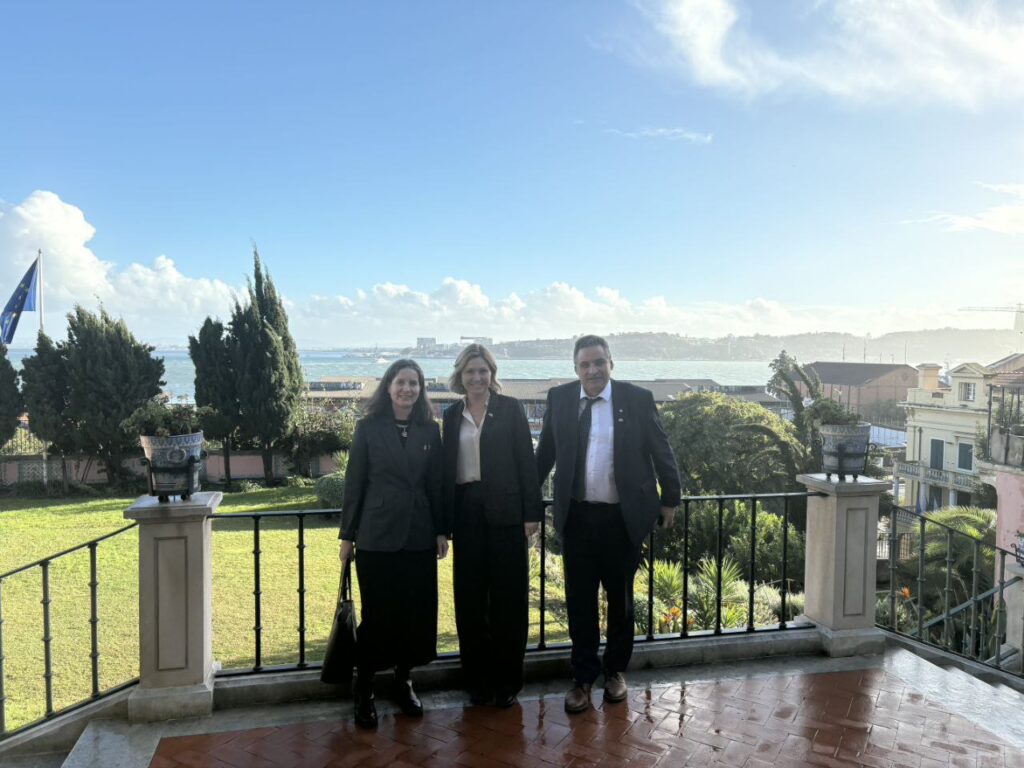 Nathalie Coggia, députée des Français de l’étranger (5ème circonscription) avec Yaël Braun-Pivet, présidente de l'Assemblée nationale lors d'un déplacement au Portugal