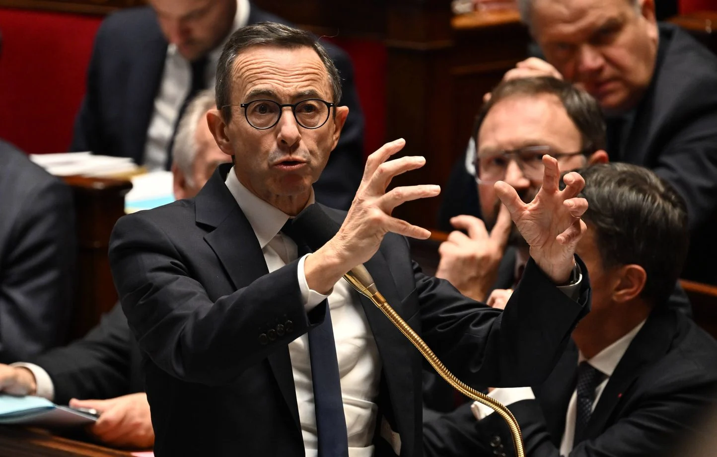 « Qui en France peut soutenir que la dureté n&rsquo;est pas du côté du régime algérien? », s&rsquo;est interrogé ce lundi 24 février le ministre de l&rsquo;Intérieur Bruno Retailleau, pointant du doigt le cas de l&rsquo;écrivain Boualem Sansal emprisonné en Algérie.