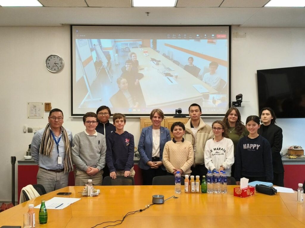 Samantha Cazebonne au Lyc&eacute;e Fran&ccedil;ais de Shangai