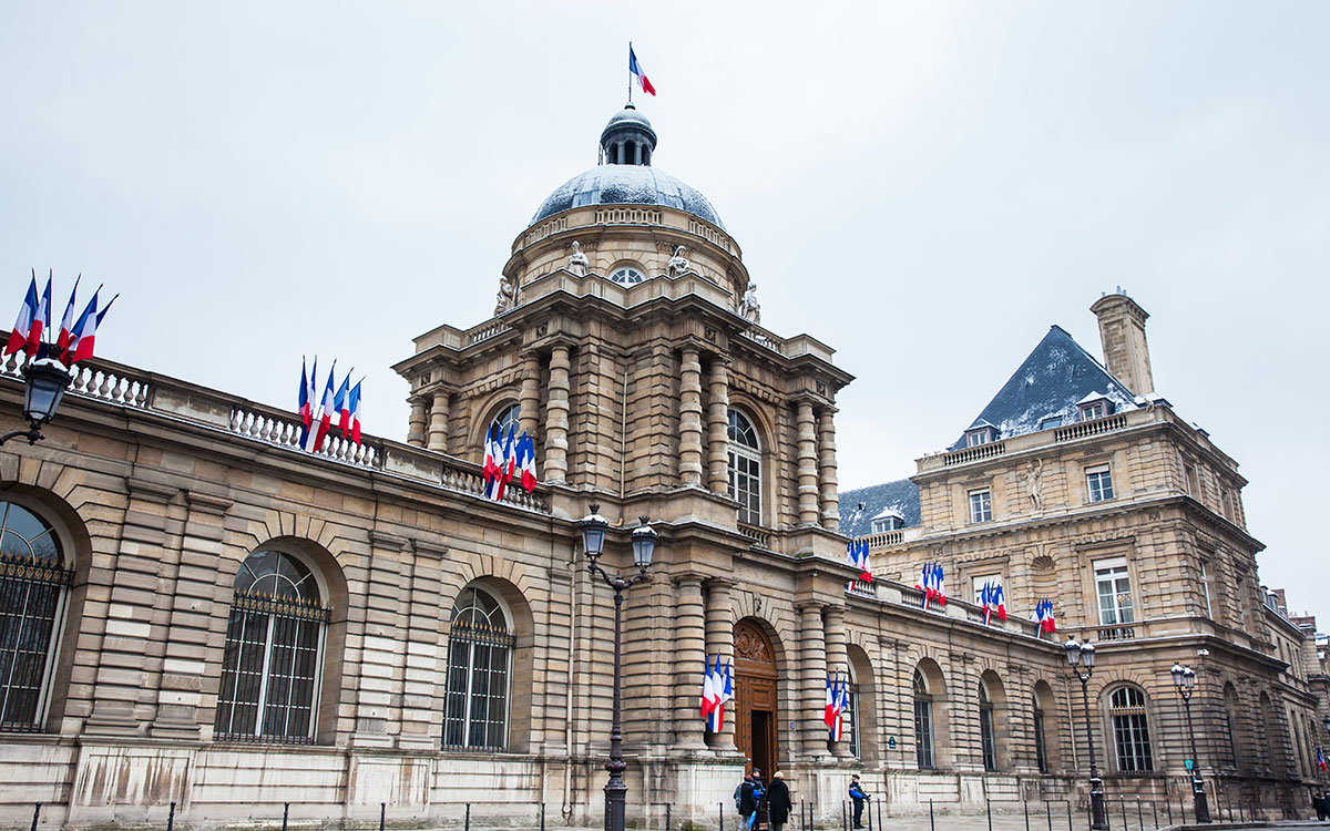 Le Sénat et ses drapeaux