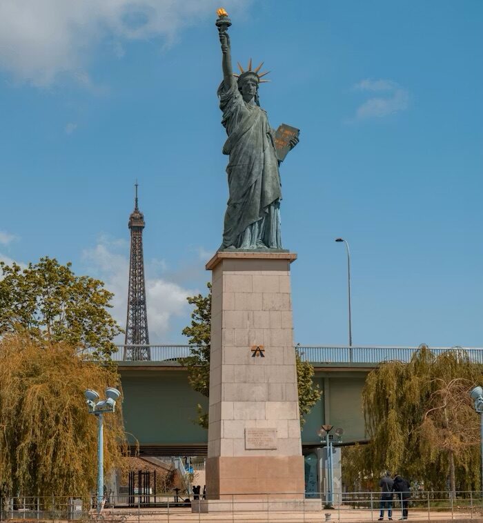 La statue de libert&eacute; &agrave; Paris
