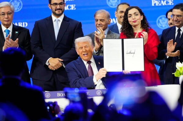 Le pr&eacute;sident am&eacute;ricain Donald Trump a inaugur&eacute; son nouveau Conseil de paix