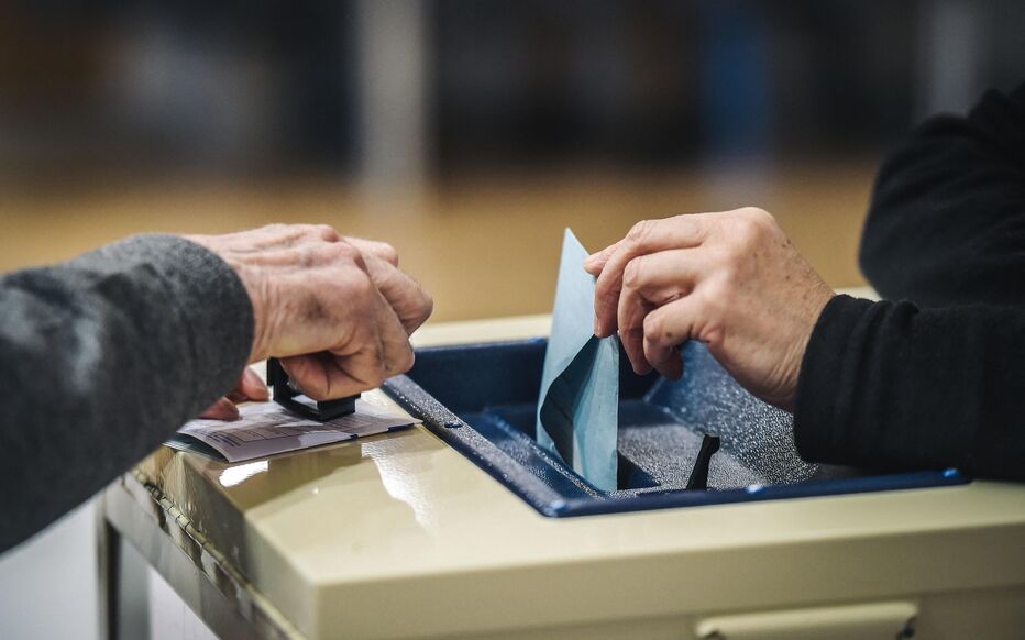 Le 12 octobre aura lieu le second tour de à l'urne de l'élections législative partielle des Français de l'étranger - 5eme circonscription